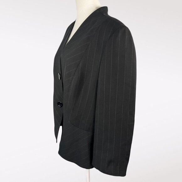 Tahari Arthur S. Levine Pinstripe Blazer Jacket Black Size 18 - Picture 4 of 10